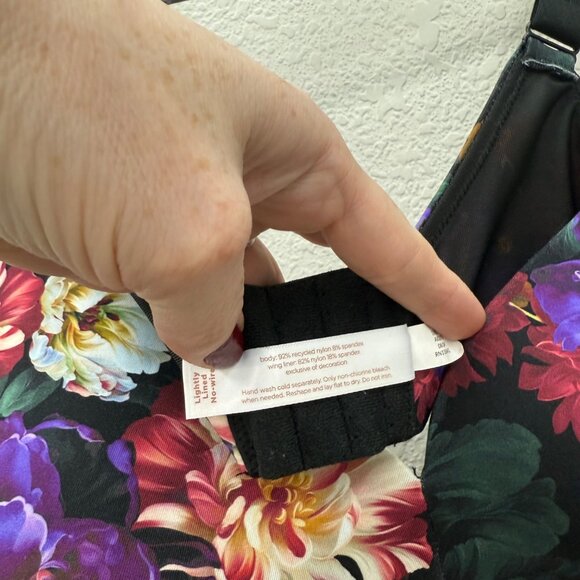 Cacique Floral Lighty Lined No Wire Adjustable Strap Bra Womens size 46C - Picture 4 of 6